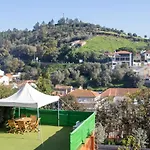High Casa de hóspedes 4*